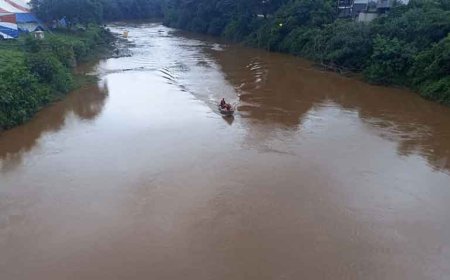 Bombeiros procuram jovem que pulou em rio em Brumadinho