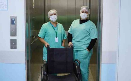 Após quatro anos de espera, elevador do Complexo Hospitalar é finalmente entregue