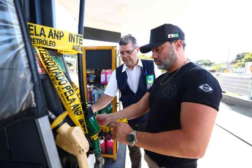 Operação Ápate fiscaliza postos de combustíveis em 11 cidades
